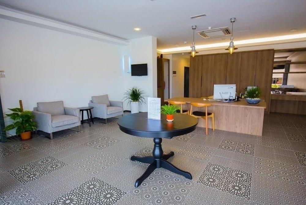 Urban 3*