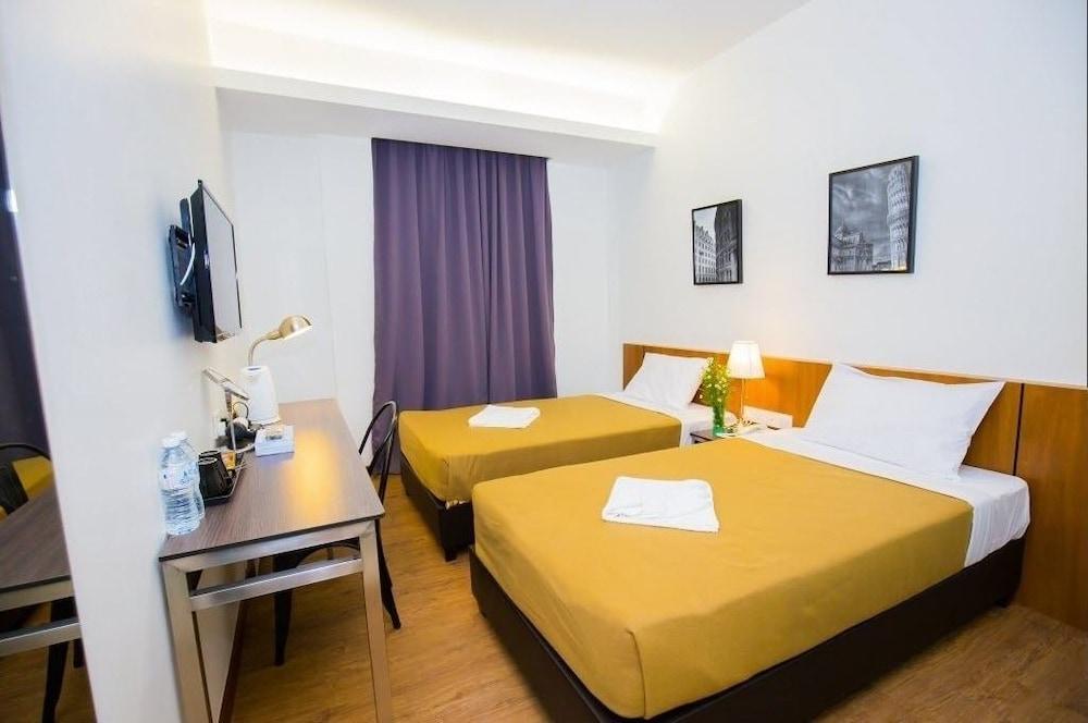 Urban Hotel 3*